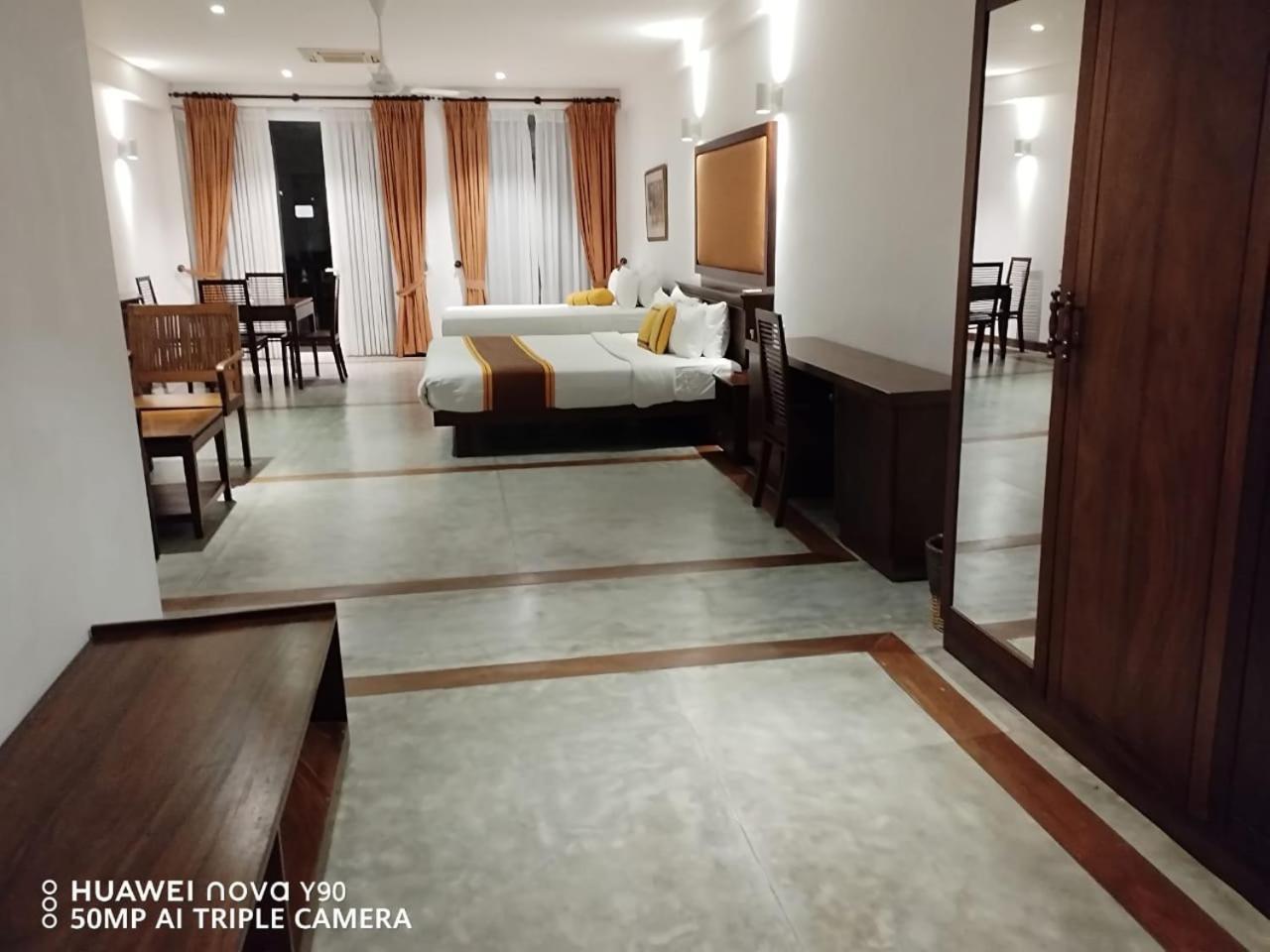 Refresh Hotel Хиккадува Экстерьер фото