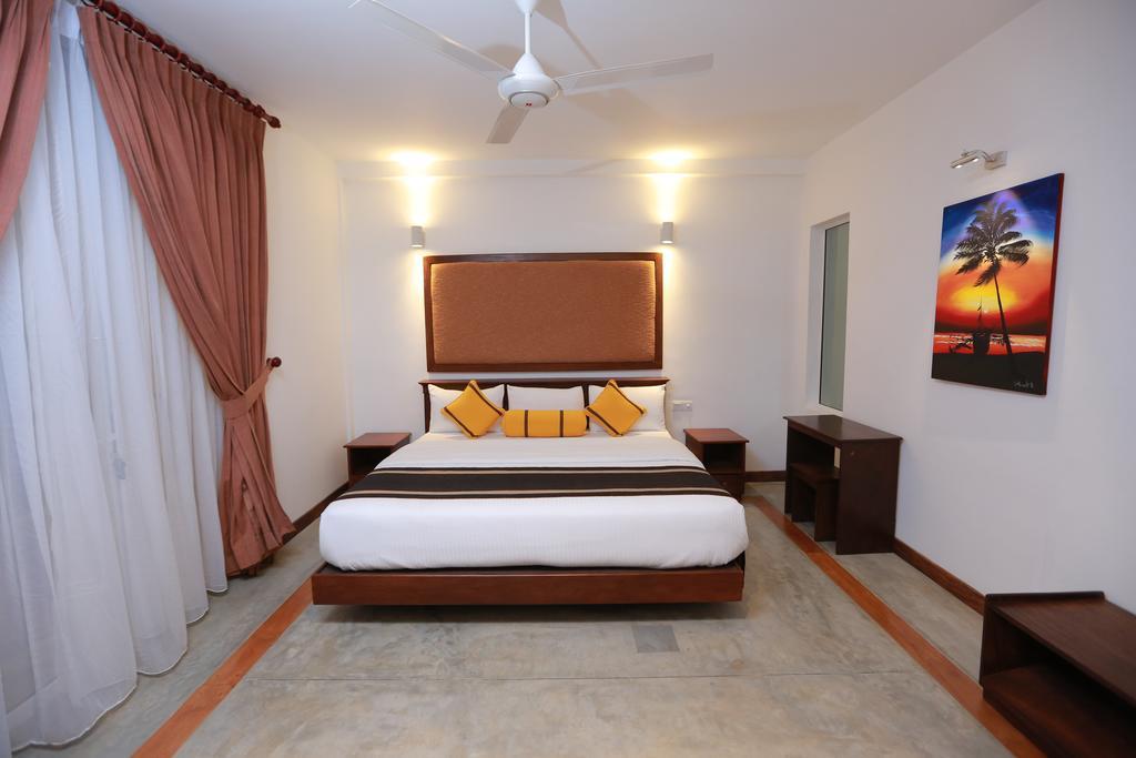 Refresh Hotel Хиккадува Экстерьер фото