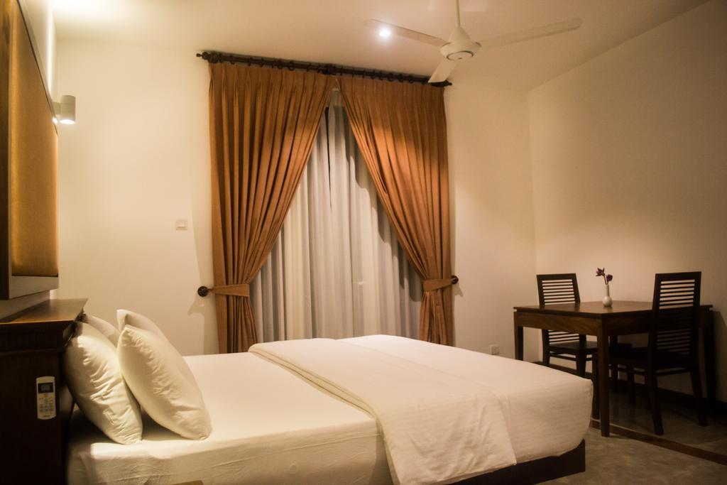 Refresh Hotel Хиккадува Номер фото