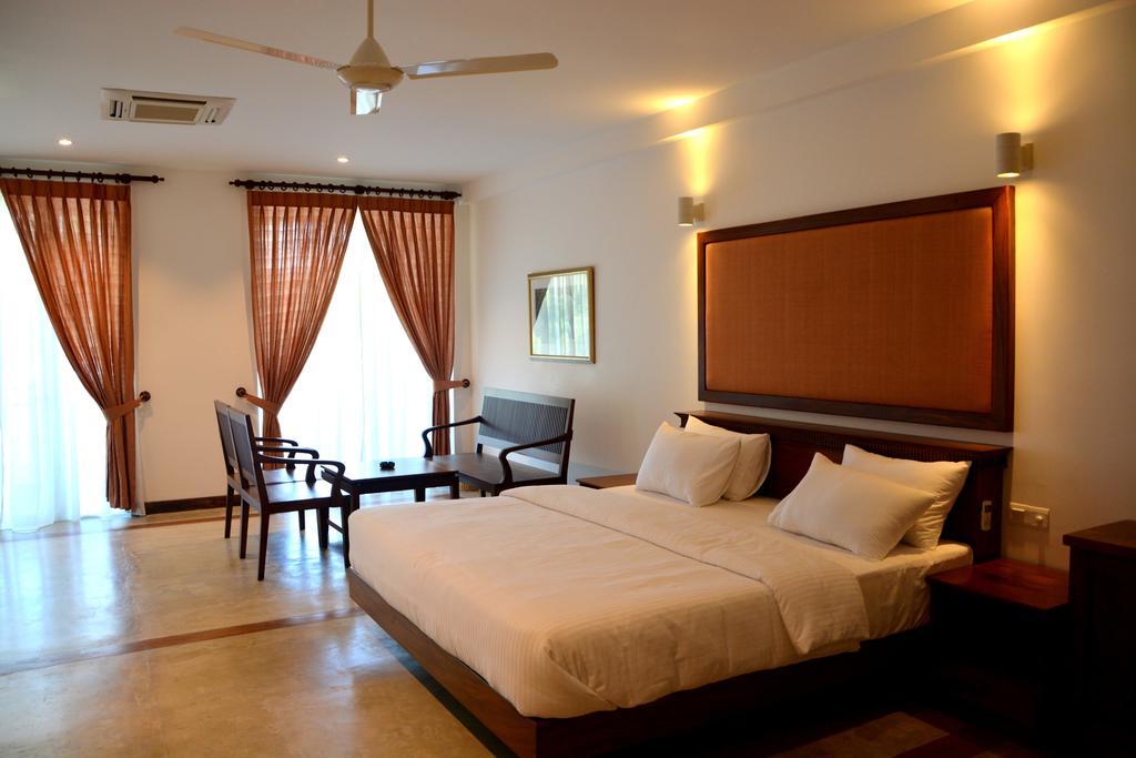Refresh Hotel Хиккадува Номер фото