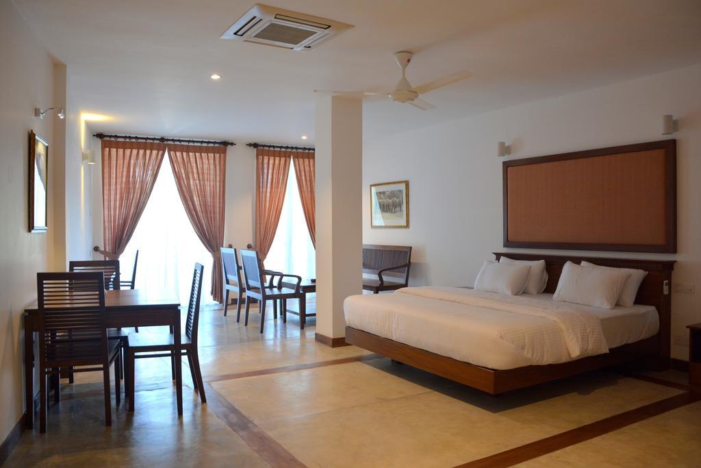 Refresh Hotel Хиккадува Номер фото