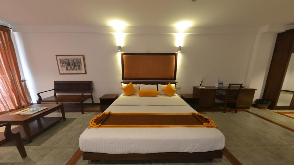 Refresh Hotel Хиккадува Экстерьер фото