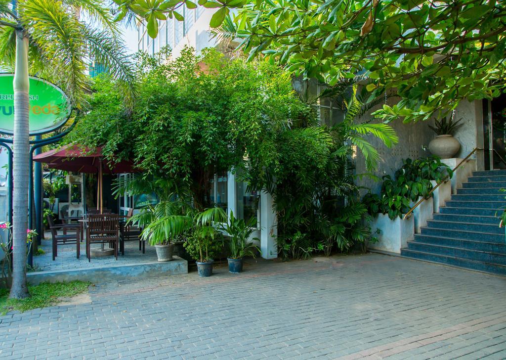 Refresh Hotel Хиккадува Экстерьер фото