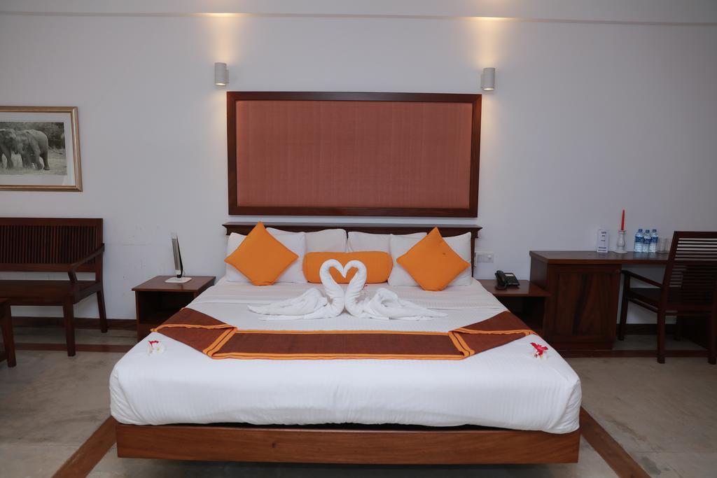 Refresh Hotel Хиккадува Экстерьер фото