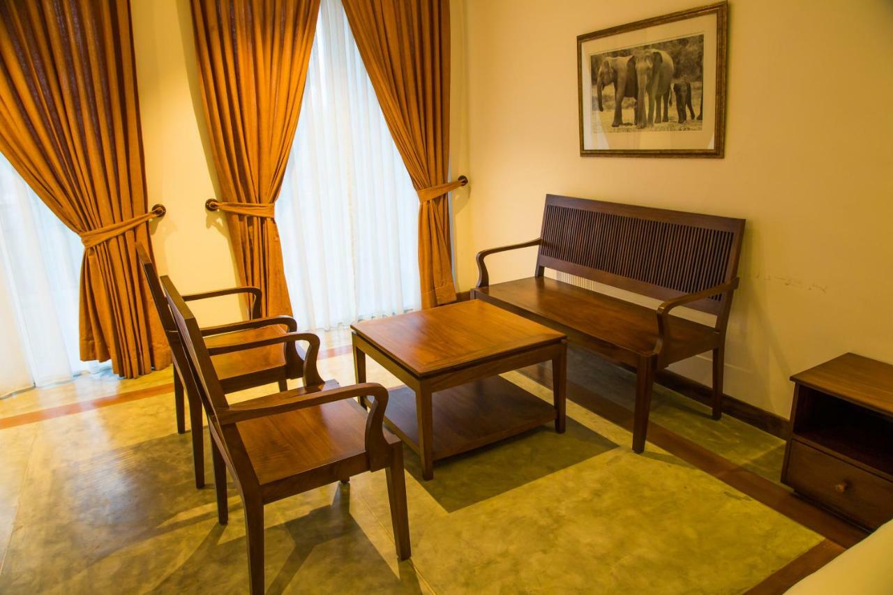 Refresh Hotel Хиккадува Экстерьер фото